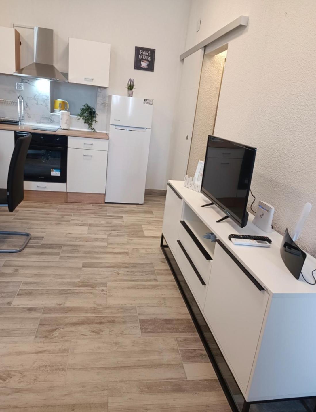 Apartman Kastel Каштела Экстерьер фото