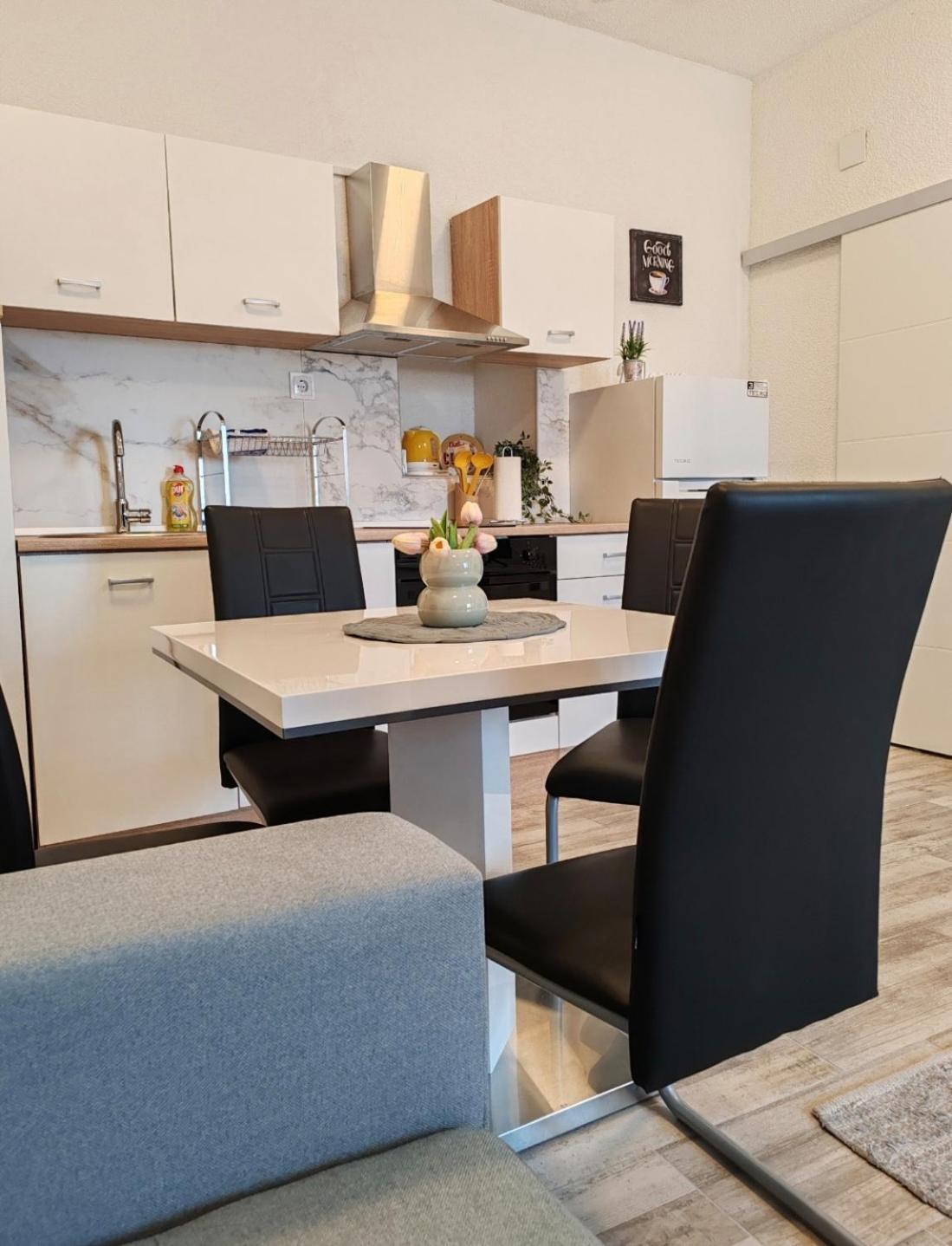 Apartman Kastel Каштела Экстерьер фото